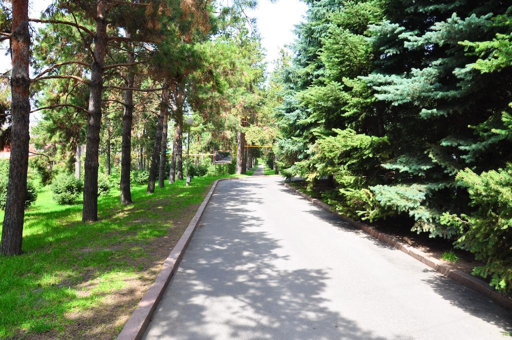 Olympica Hotel Almaty Ngoại thất bức ảnh