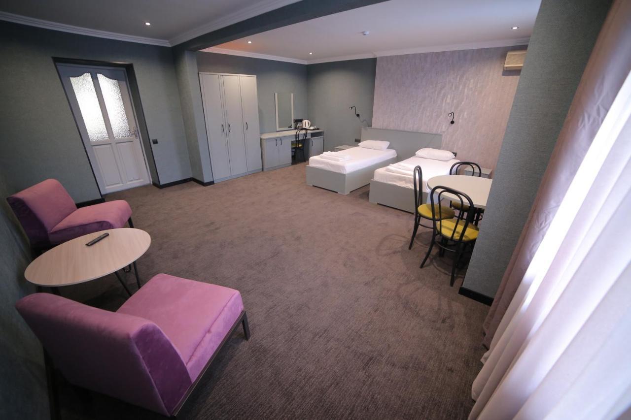 Olympica Hotel Almaty Ngoại thất bức ảnh